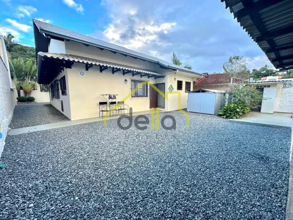 Imagem Casa alto padrão com 4 dormitórios averbada e com fácil acesso para BR 101!