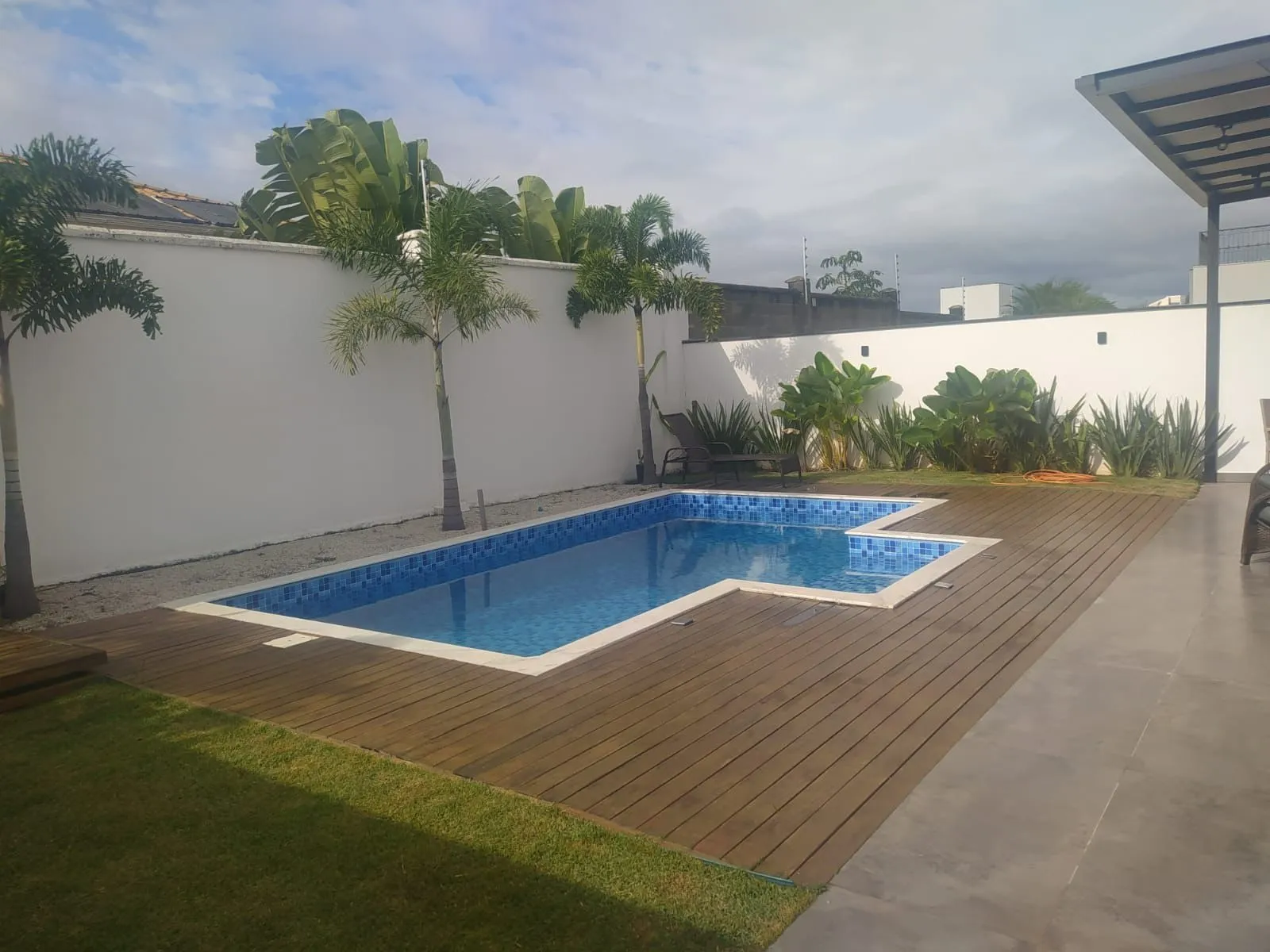 Imagem Casa para Locação e Venda com 3 suítes no Alphaville 1