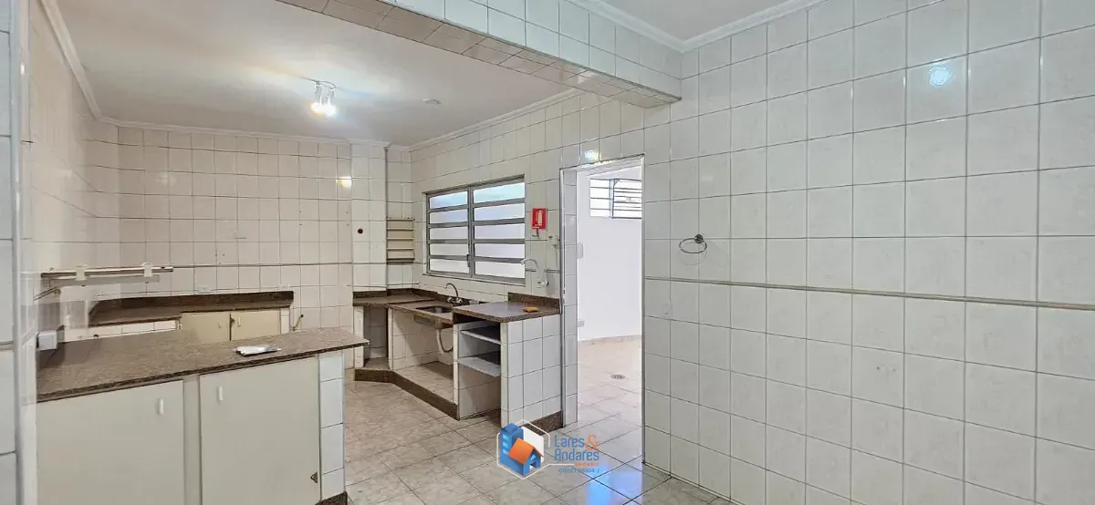 Imagem Sobrado para venda em Jardim Regis com 5 quartos, sendo 1 suíte, 218m²