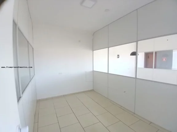 Imagem Salão Comercial para Locação em Limeira, Vila Queiroz, 1 banheiro, 3 vagas