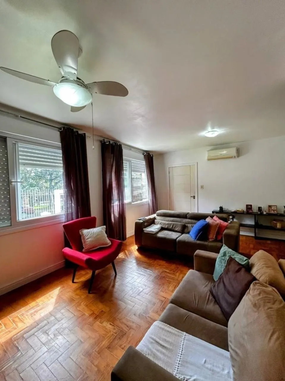 Imagem Casa com 170m², localizada no bairro Vila Ipiranga em Porto Alegre/RS.