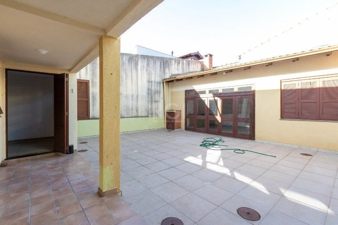 Imagem Casa para Venda - 280m², 3 dormitórios, sendo 1 suites, 2 vagas - Espirito Santo