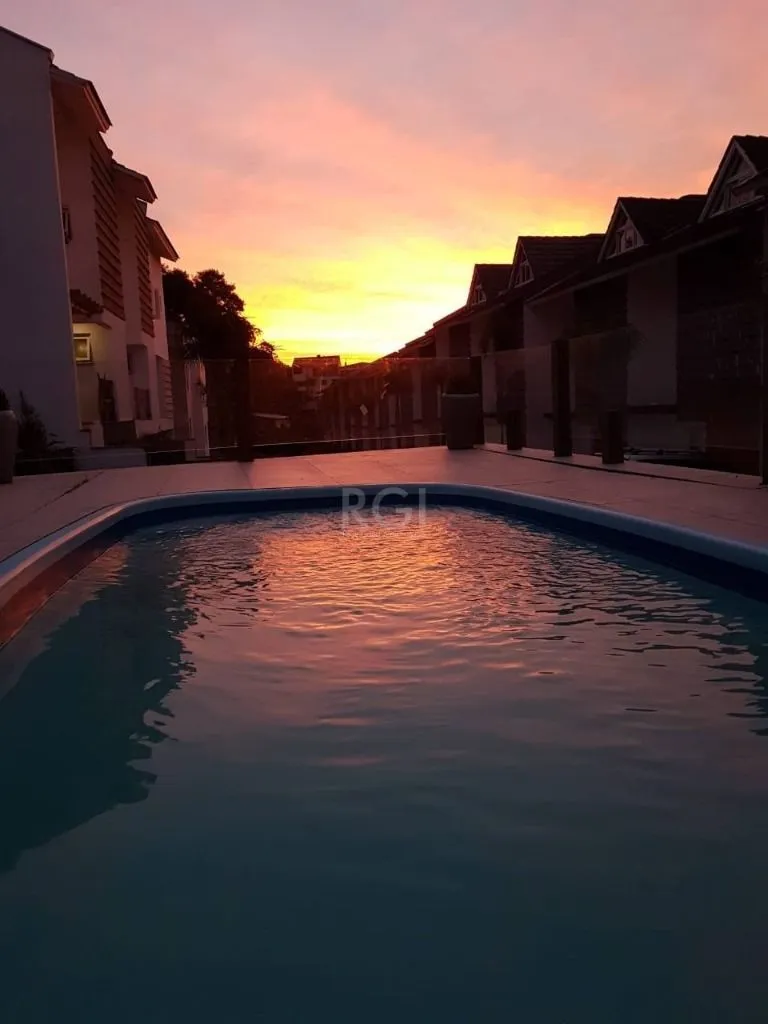 Imagem Casa Condominio para Venda - 197m², 3 dormitórios, sendo 1 suites, 2 vagas - Vila Nova