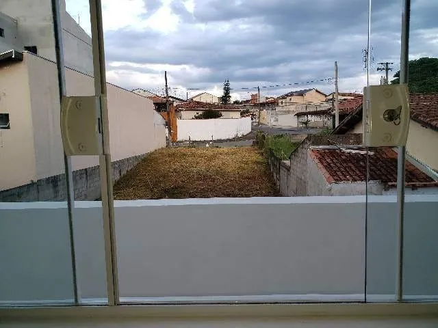 Imagem Excelente Oportunidade de Investimento: 2 Pontos Comerciais e 4 Kitnets em Avenida Movimentada com Alta Visibilidade