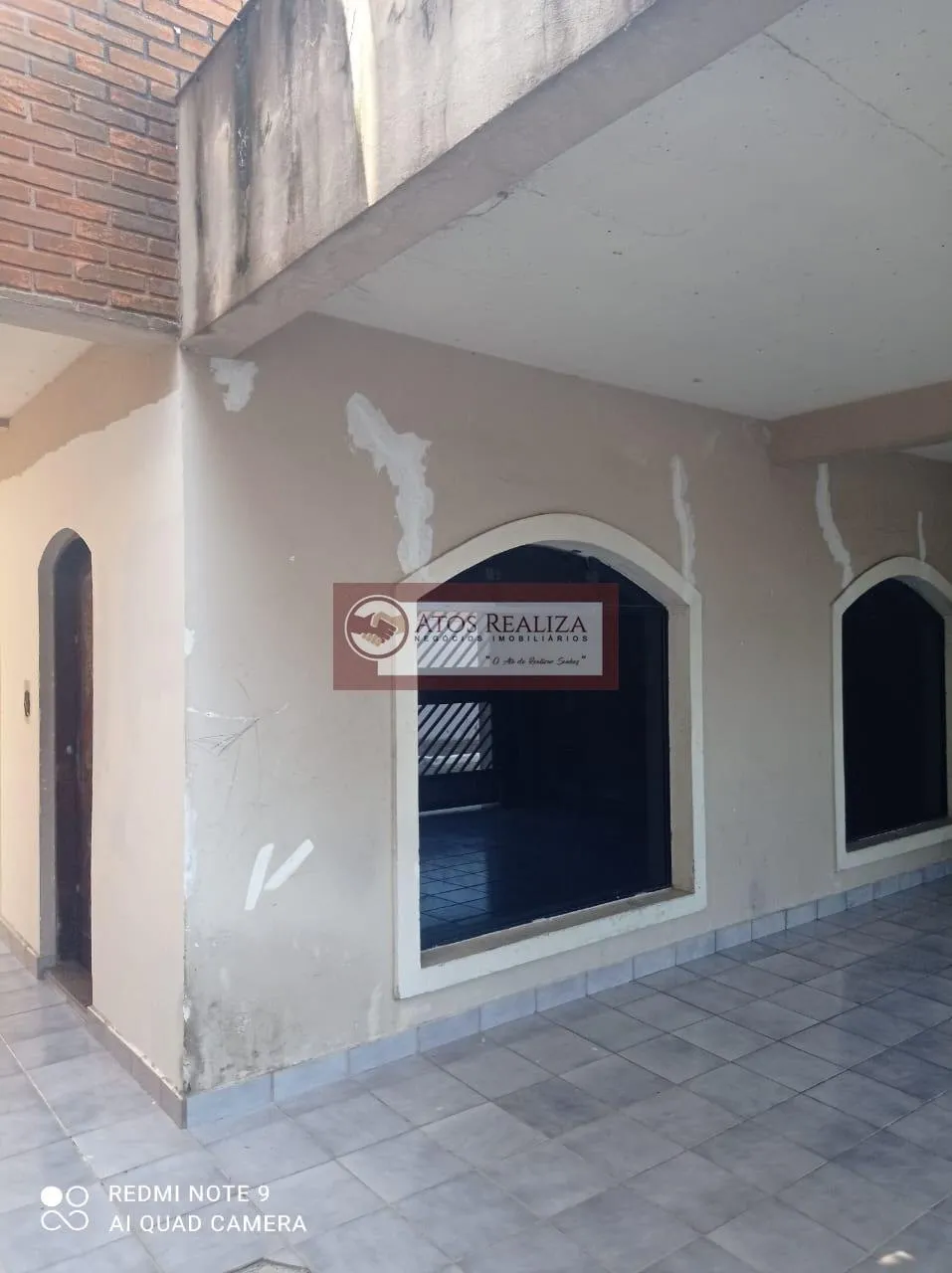 Imagem PORTUNIDADE EXCLUSIVA NA CIDADE DUTRA. Vendo uma casa Assobradada na Cidade Dutra, Próximo ao bolsão de Interlagos. São 3 Dormitórios, sendo 1 Suíte, varanda com vista para a represa, 4 vagas de garagem, Sala 2 ambientes, copa e Cózinha, Área Gourmet com 