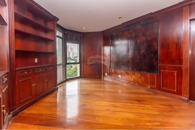 Imagem Amplo e Sofisticado Apartamento 350m² com Vista para o Pacaembu – Higienópolis / Pacaembu