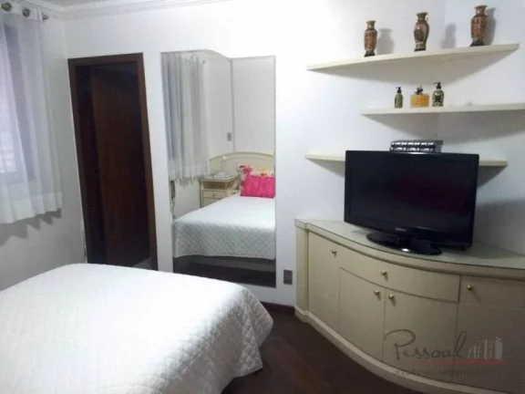 Imagem Cobertura com 4 dormitórios, sendo 1 suíte, sala de estar, água quente, ar condicionado, moveis p...