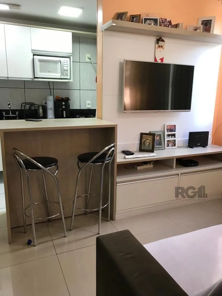 Imagem APARTAMENTO | 02 DORMITÓRIOS | 01 VAGA | SEMI MOBILIADO | CAVALHADA | ZONA SUL