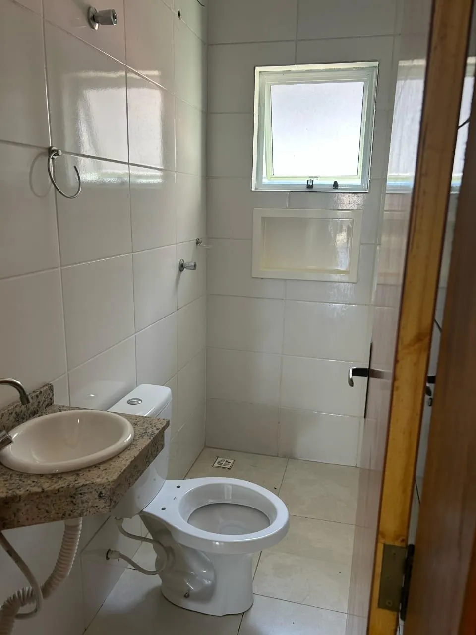 Imagem Sobrado Frontal para Locação na Cidade Líder - Excelente Custo-Benefício