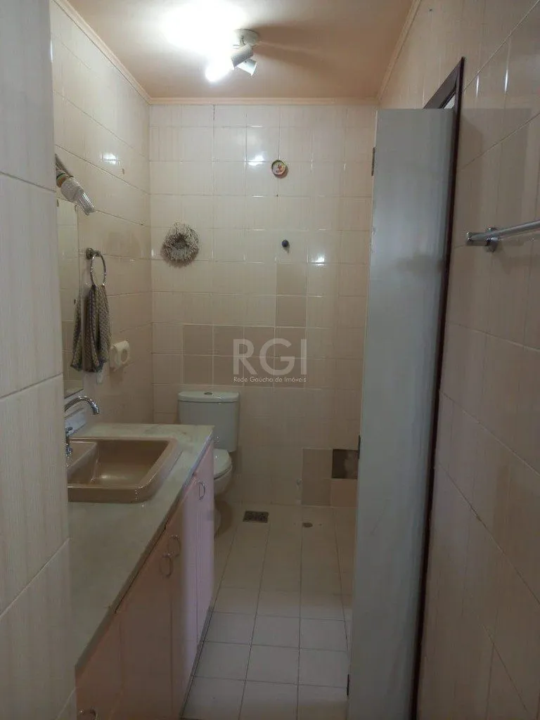 Imagem Casa para Venda de 3 dormitórios 6 vagas no bairro Chácara das Pedras