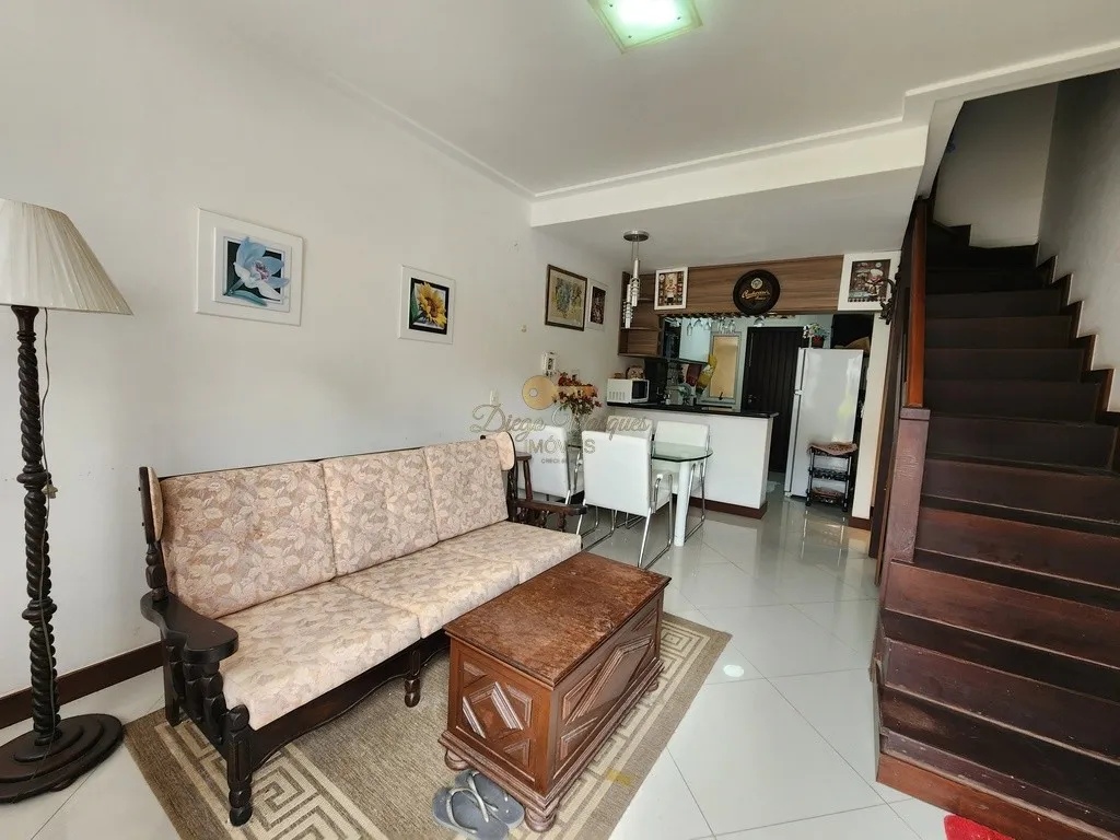 Imagem Casa em Condomínio para Venda em Teresópolis / RJ no bairro Parque do Imbui