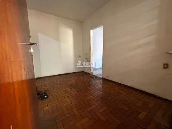 Imagem Casa à venda no Bairro Parque das Américas, Uberaba: amplo espaço e localização privilegiada!