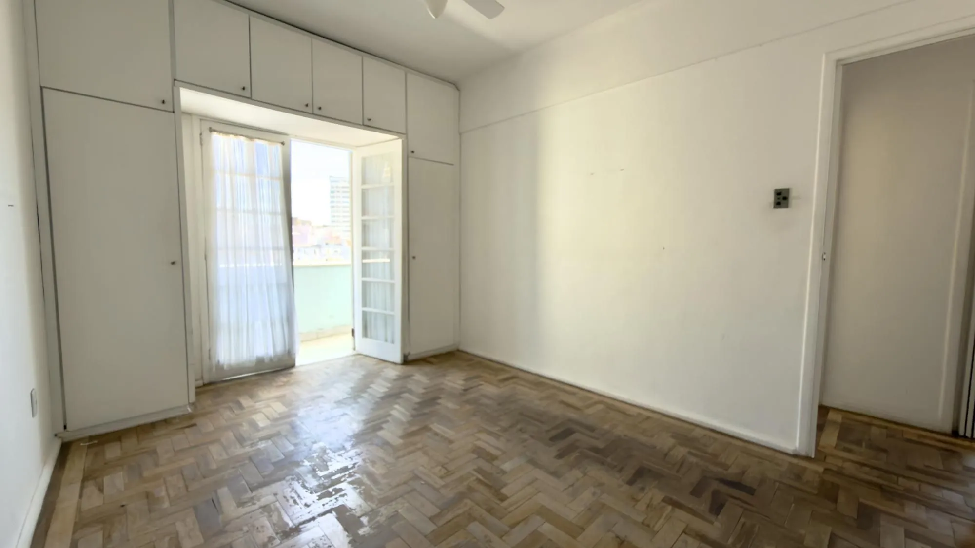 Imagem Apartamento 3 quartos para comprar no Ed. Jardim Sevigné. Centro Histórico.
