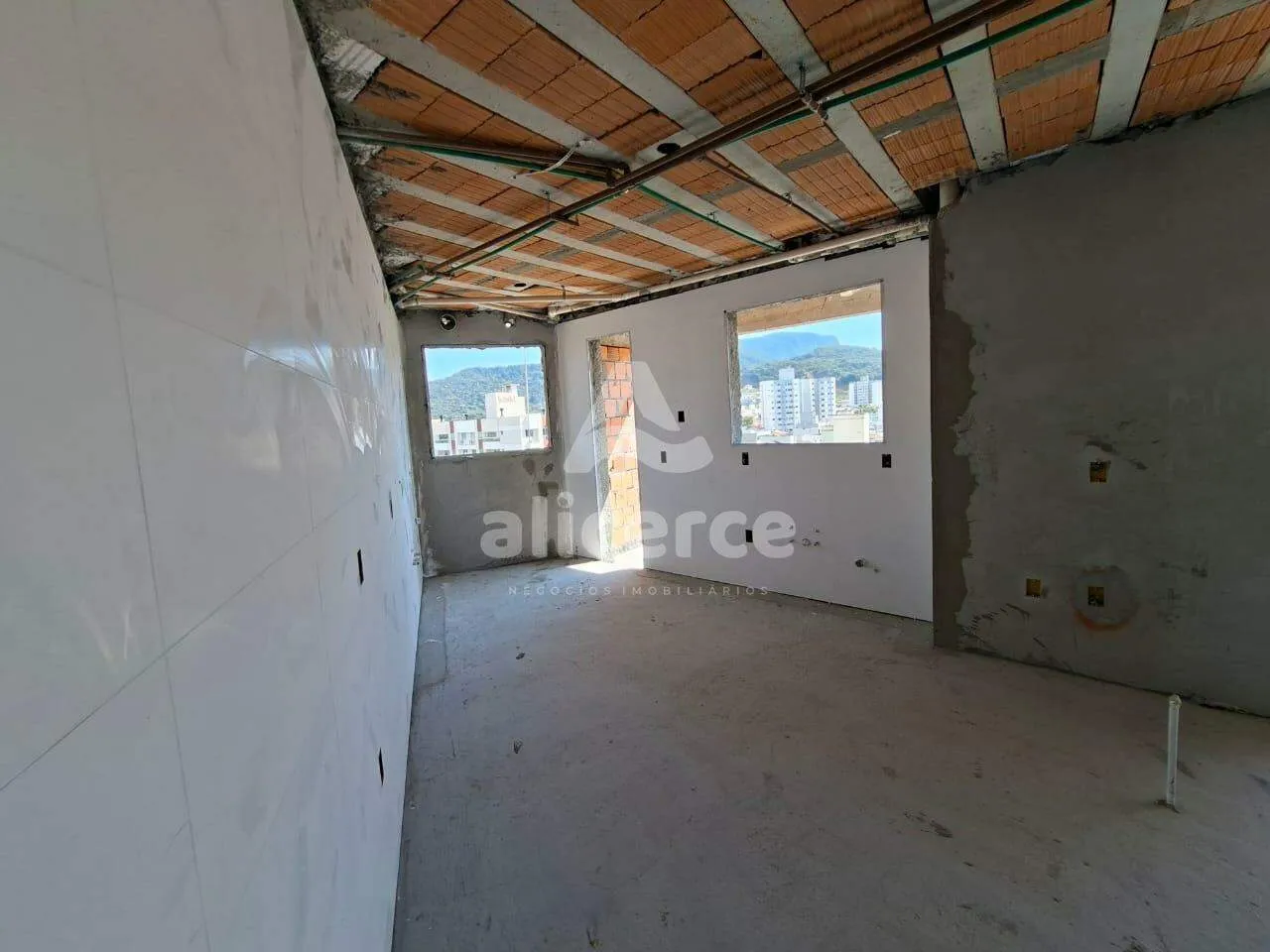Imagem Apartamento 115m² com 3 Dormitórios (1 Suíte) à Venda no Pagani - Palhoça