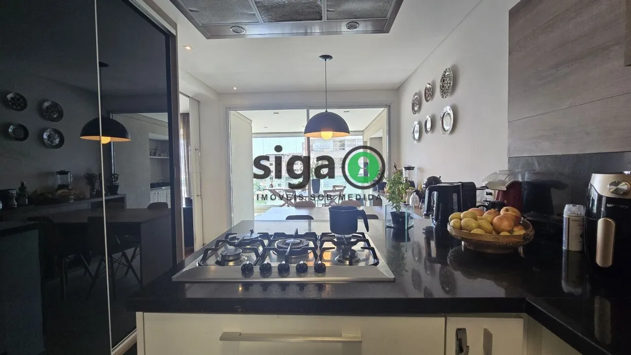 Imagem Alto Padrão em Andar Alto - 198m² com 3 Suítes - Hall social Privativo - Quadra de Tênis