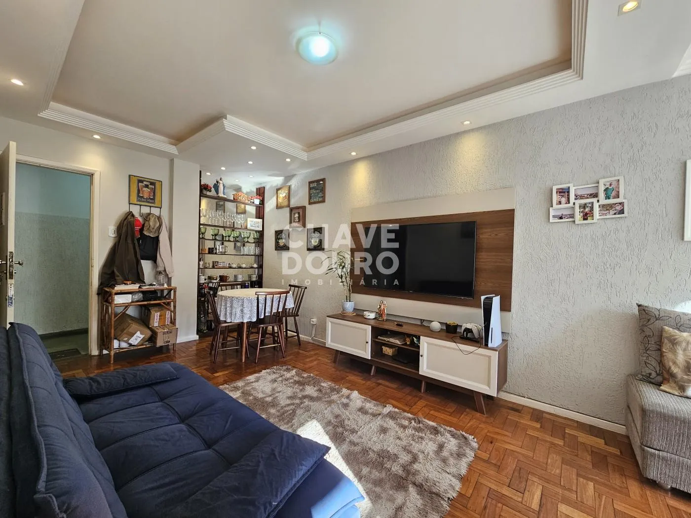 Imagem Apartamento reformado em frente a faculdade UNIFESO no Alto!