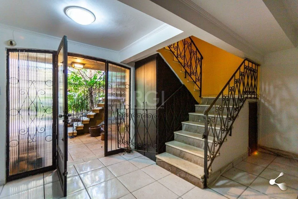 Imagem Casa para Venda - 500m², 3 dormitórios, sendo 3 suites, 4 vagas - Vila Ipiranga