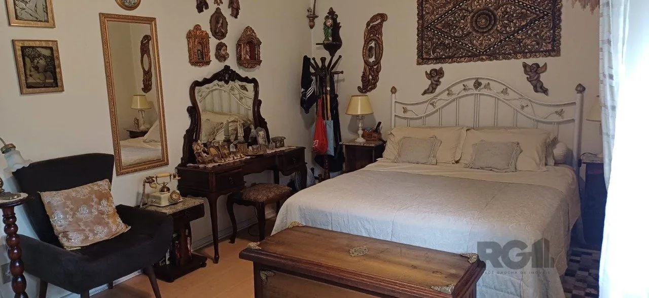 Imagem Apartamento de 3 quartos, localizado no bairro Petrópolis em Porto Alegre/RS.