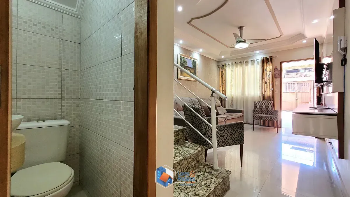 Imagem Sobrado para venda em Jardim Santa Adélia com 3 quartos, sendo 2 suítes, 97m²