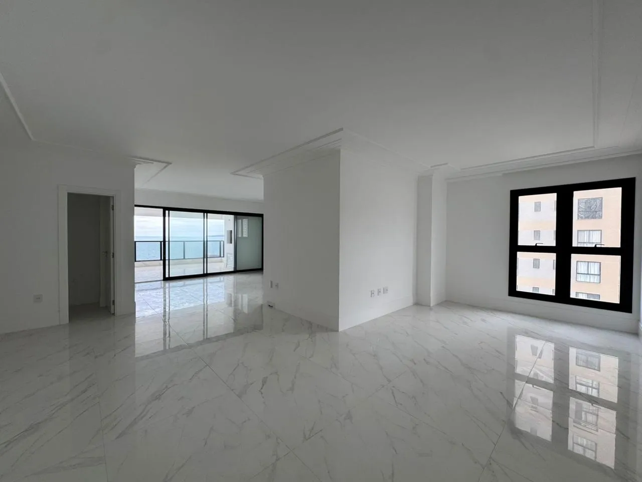 Imagem Apartamento com vista para o mar à venda com 210m2 por R$ 4.400.000,00