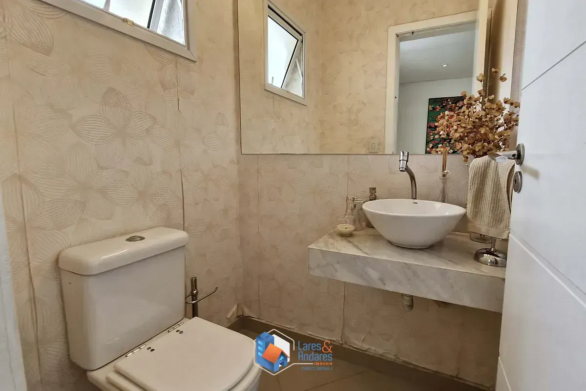 Imagem Sobrado para venda em Santa Teresinha com 3 quartos, sendo 3 suítes, 324m²