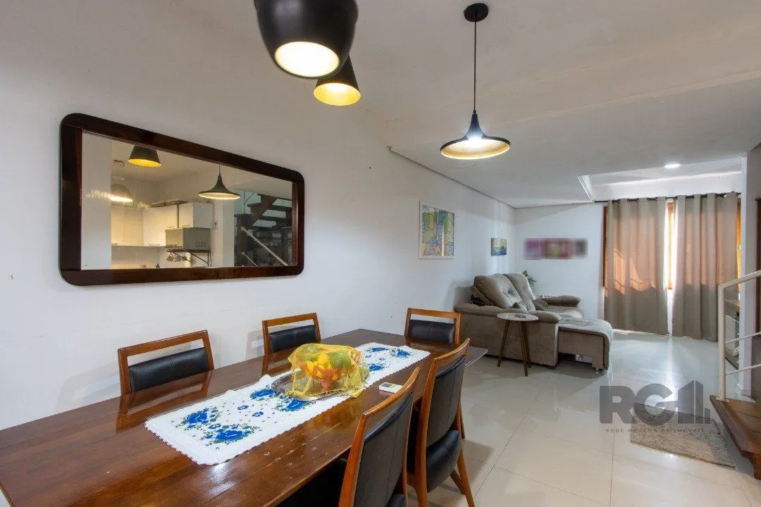 Imagem Excelente oportunidade de casa à venda em condomínio fechado no Reserva Guarujá, localizado na Avenida da Serraria em Porto Alegre.