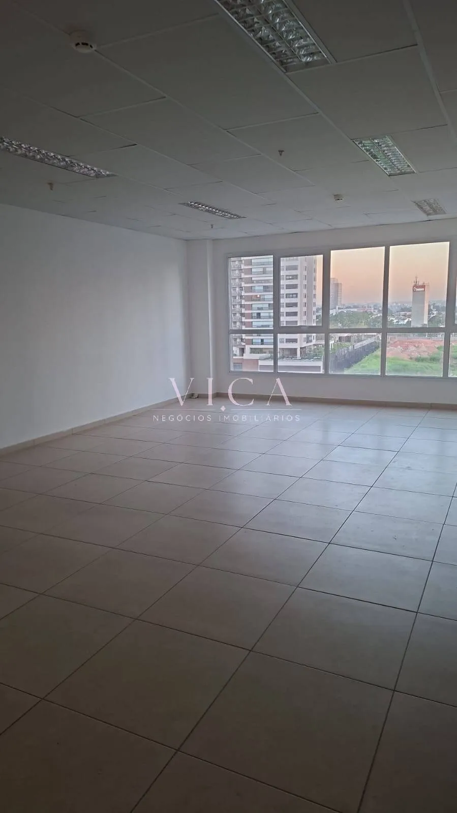 Foto do imóvel Sala Com 55m² 1 vaga 2 banheiros - aluguel por R$ 3.500,00 - Alphaville/SP