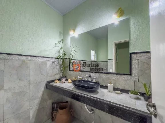Imagem Chácara com 5 dormitórios à venda, 2000 m² por R$ 1.100.000,00 - Nova Suiça II - Valinhos/SP