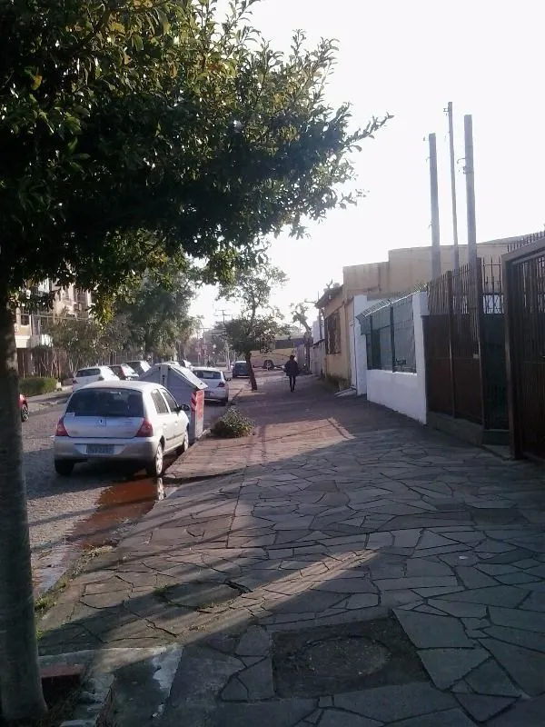 Imagem Casa para Venda - 250m², 5 dormitórios, 6 vagas - Menino Deus