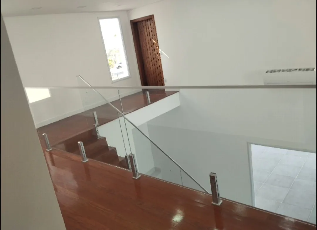 Imagem Sobrado Impecável no Alphaville 1 ? 4 Suítes, Pé Direito Duplo e Design Moderno