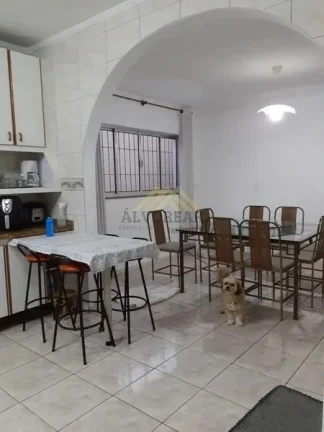Imagem Sobrado Impecável com 3 Dormitórios e Charme Inaualável!