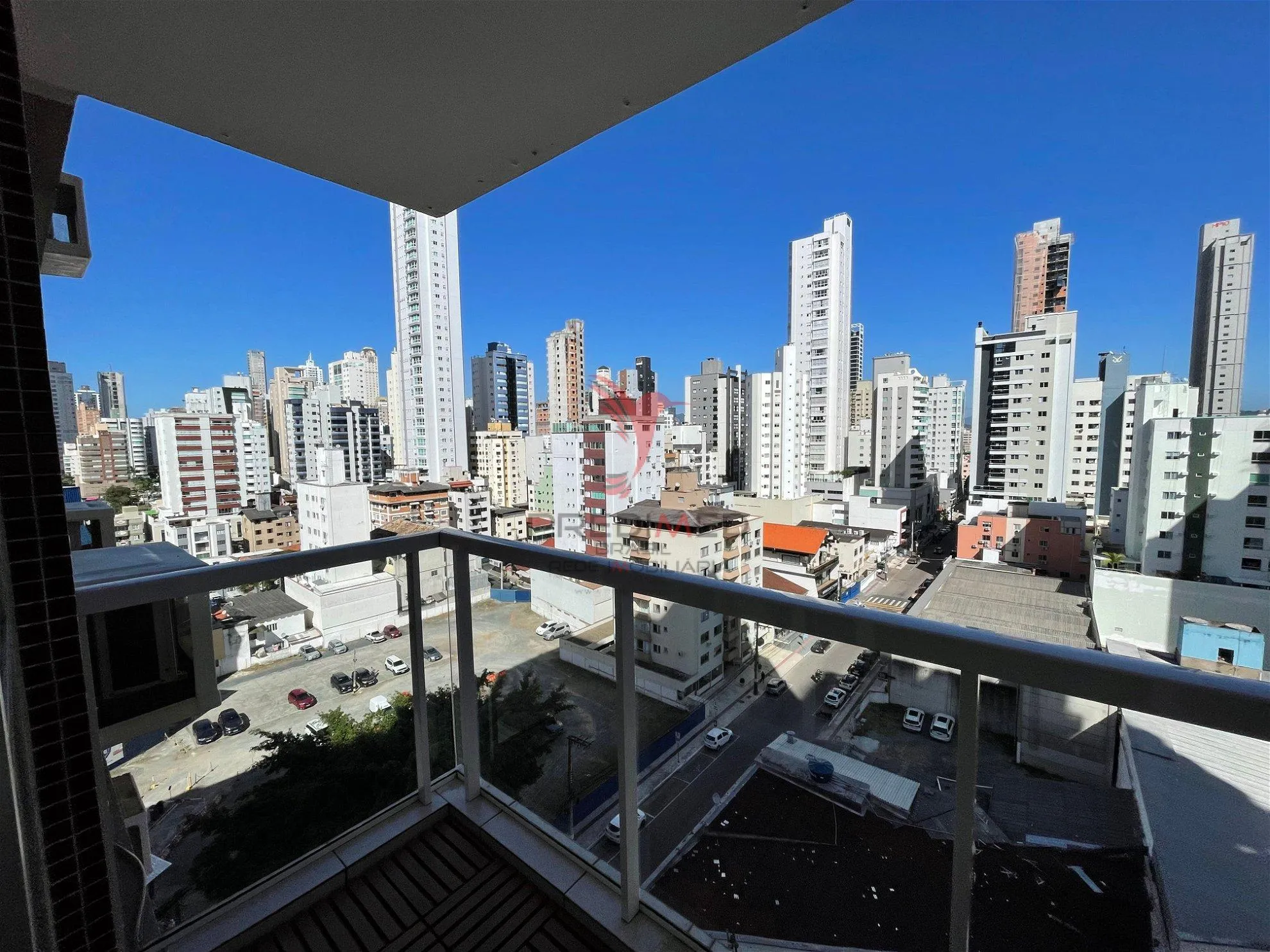 Foto do imóvel Apartamento localizado no CENTRO de Balneário Camboriú, a 350m do MAR!! em Rua 201, 40 - Centro, Balneário Camboriú - SC