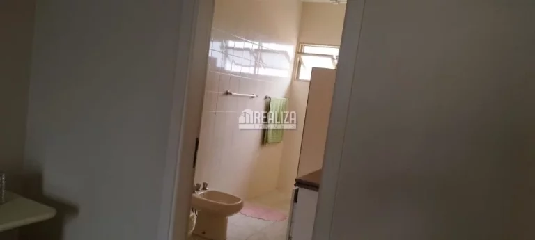 Imagem Casa Residencial / Comercial à venda com 3 dormitórios na Mercês, Uberaba
