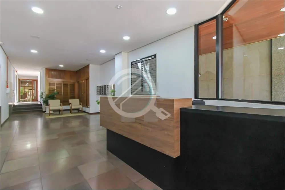 Imagem Ótima sala comercial dividida em três ambientes, mobiliada, localizada no bairro Higienópolis à ...
