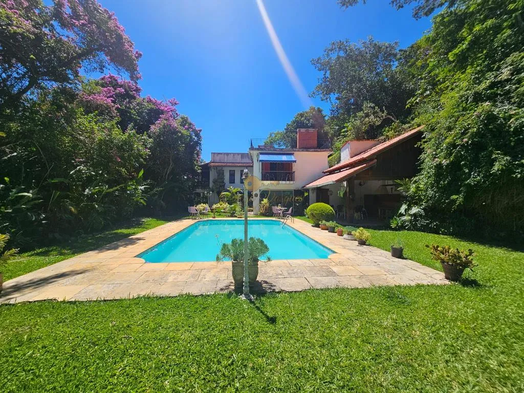 Imagem Casa em Condomínio para Venda em Teresópolis / RJ no bairro Parque do Imbui