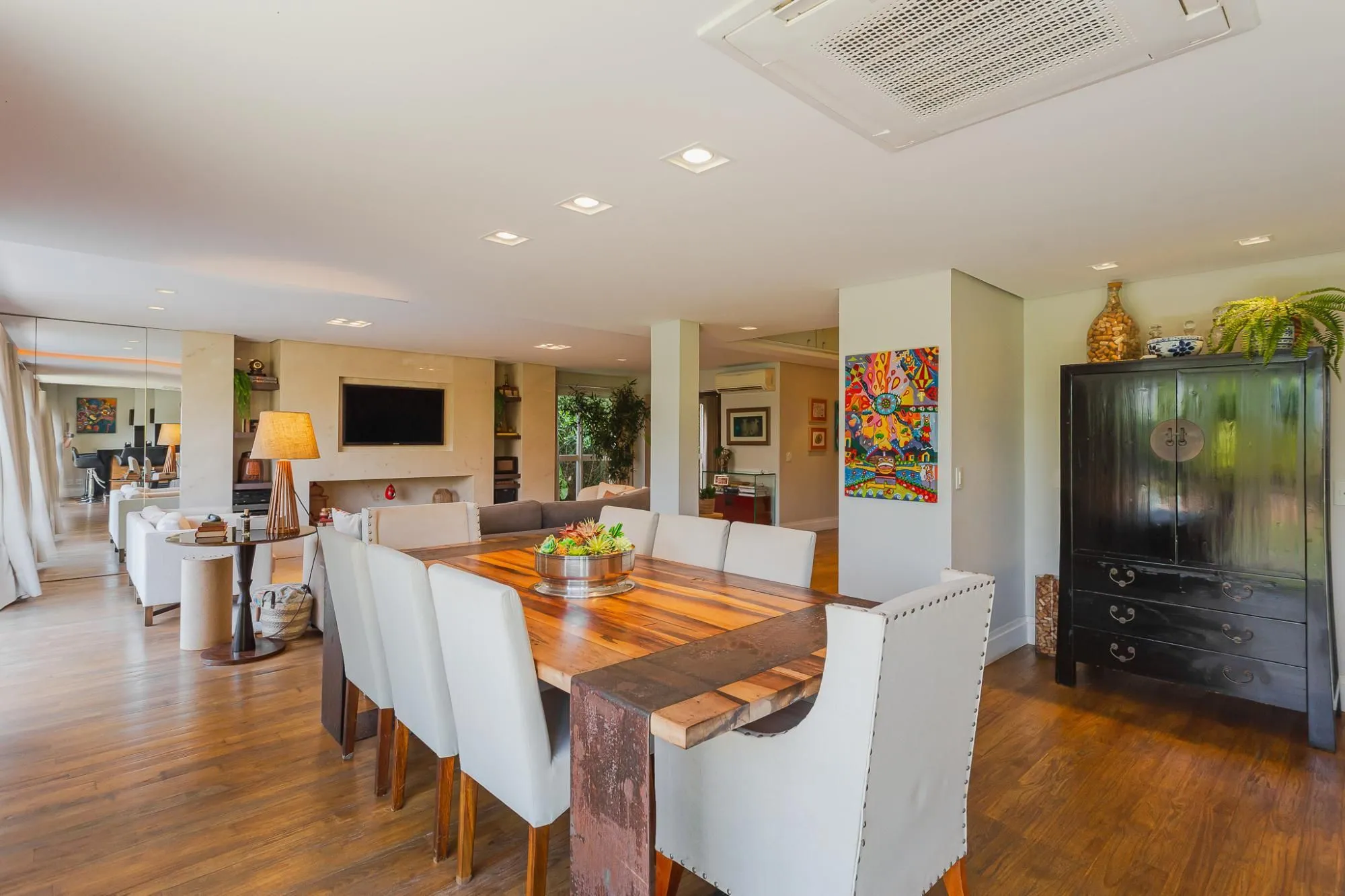 Imagem CONDOMINIO ATMOSFERA - CASA MOBILIADA DE 4 SUÍTES COM 4 VAGAS