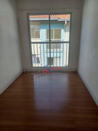 Apartamento com armários- Araucária