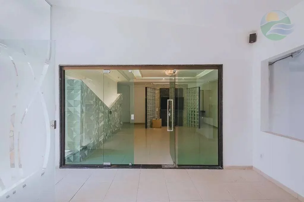 Imagem Casa alto padrão com 4 quartos, Piscina, para venda, em Candeias, Jaboatão dos Guararapes.
