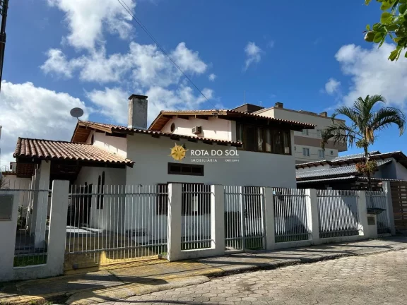 Imagem Casa de praia à venda Praia Centro Bombinhas SC