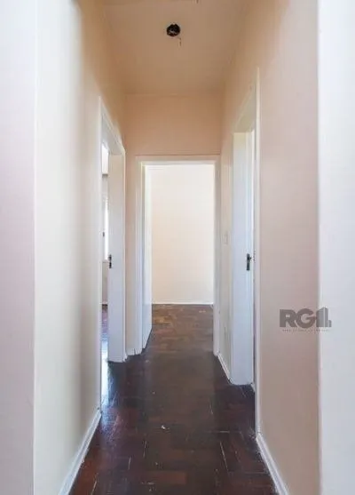 Imagem Apartamento no bairro Floresta de 2 dormitórios dependência e vaga DESOCUPADO