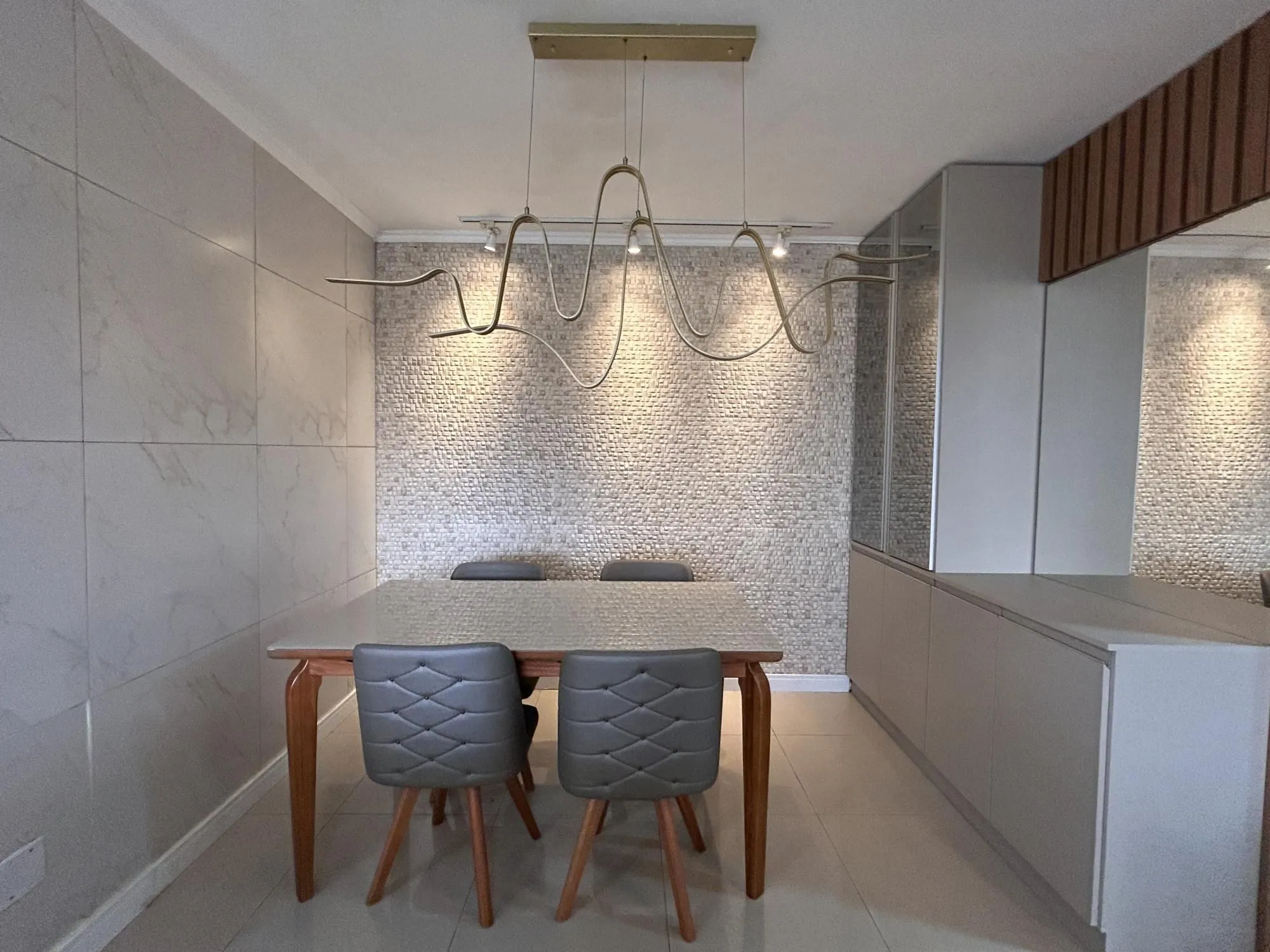 Imagem Cobertura Duplex à venda / aluguel (R$11.900,00 + taxas) no Centro de Canoas com piscina