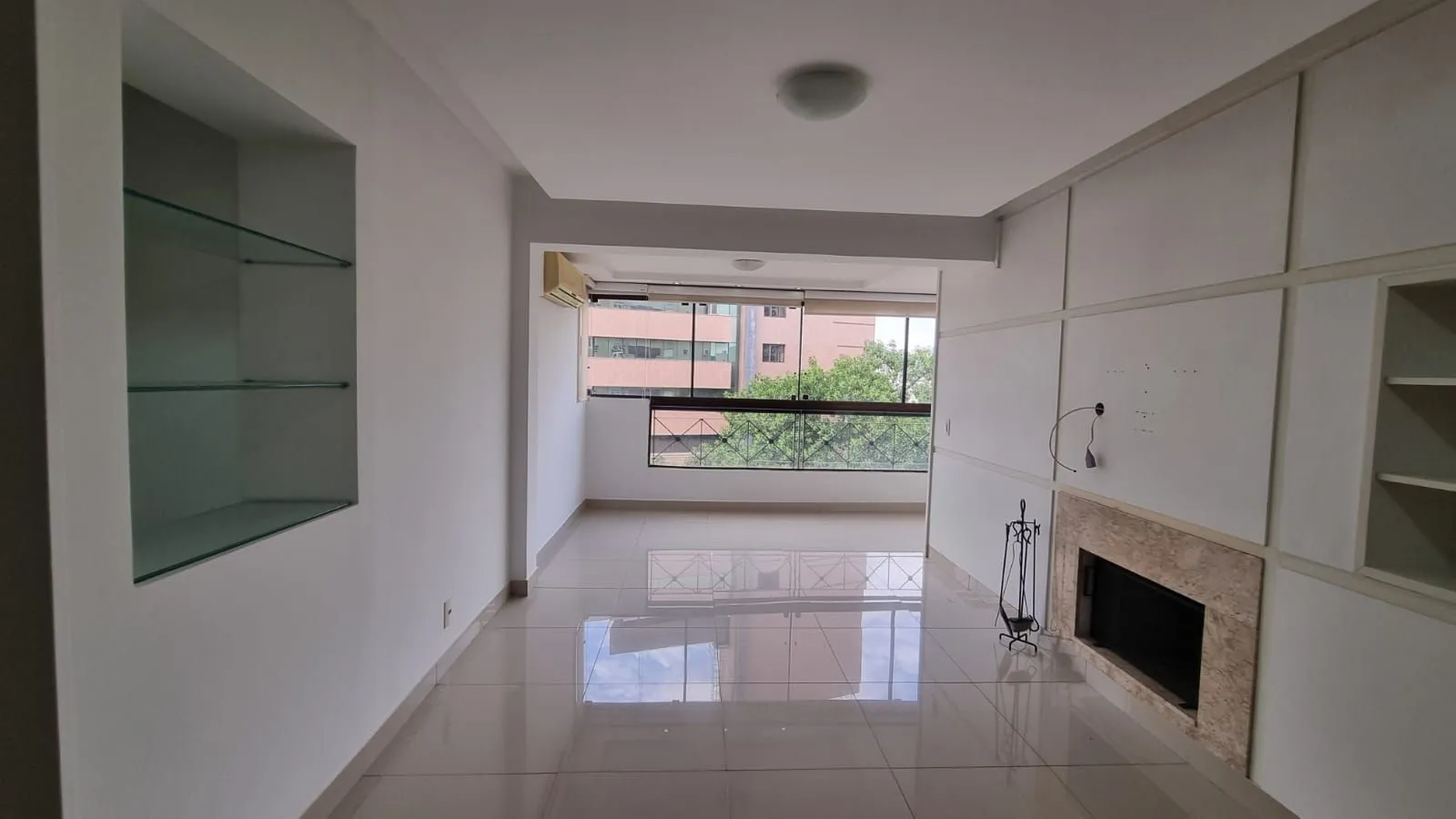 Imagem Apartamento 03 dormitórios 110mq e duas vagas, semi mobiliado, no Bairro Auxiliadora para locação.