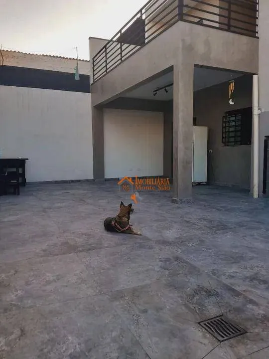 Imagem Casa com 4 dormitórios à venda, 220 m² por R$ 990.000,00 - Jardim São Roberto - Guarulhos/SP