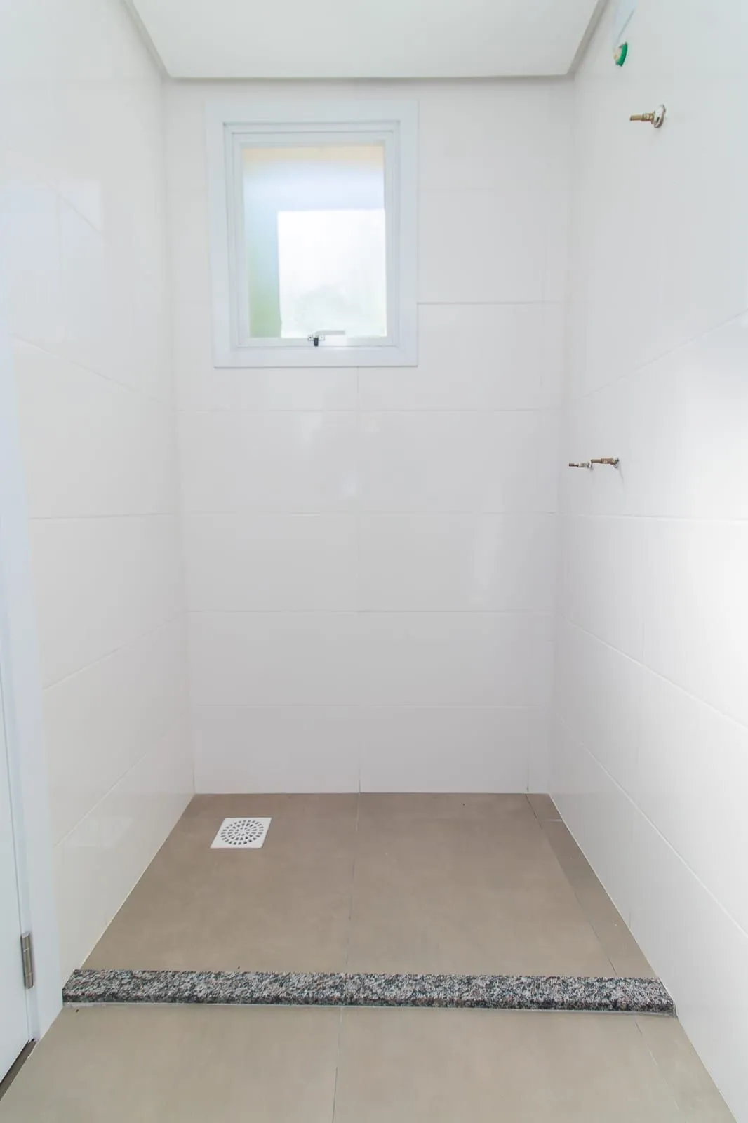 Imagem APARTAMENTO NOVO, NUNCA HABITADO NO JARDIM BOTANICO - ABAIXO DO MERCADO!