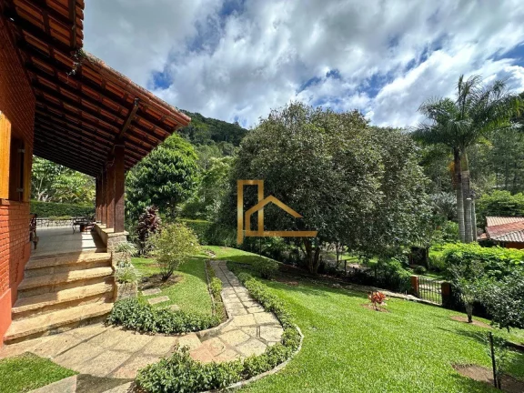 Imagem Encanto e Tranquilidade! Casa Espaçosa com Jardim e Lareira em Condomínio Exclusivo – Teresópolis/RJ ????