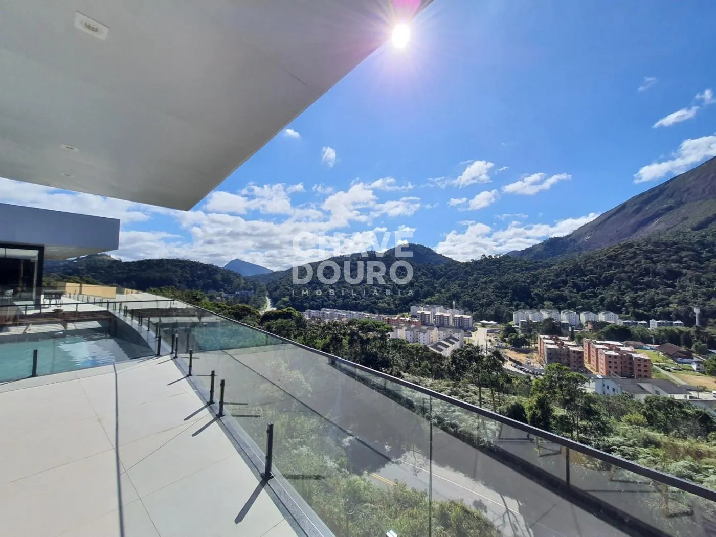 Imagem Lote com 246m² em condomínio próximo do centro de Teresópolis