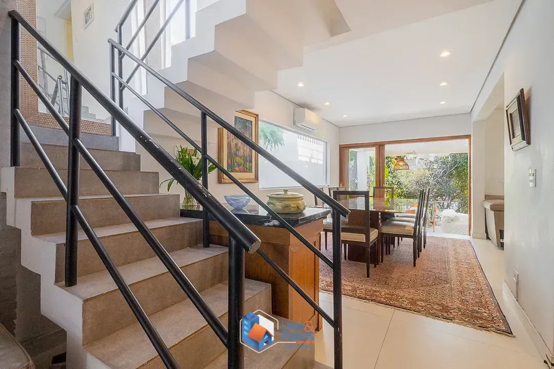 Imagem Casa para venda em Vila Ipojuca com 3 quartos, sendo 3 suítes, 290m²