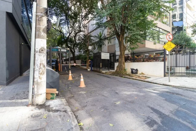 Imagem Apartamento à venda em São Paulo, Cerqueira C?(C)sar, com 3 quartos, 142m2