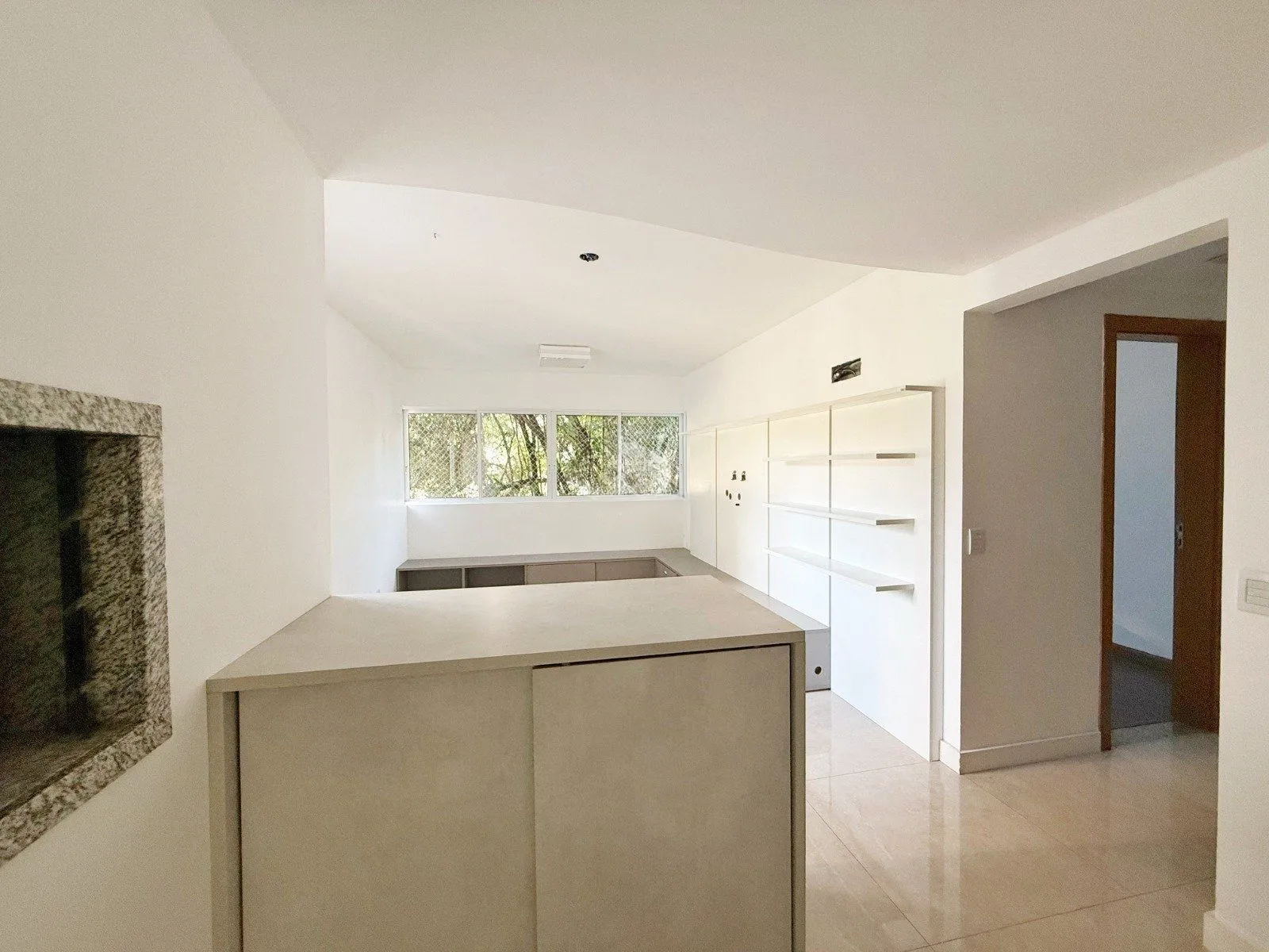 Imagem Apartamento com 2 dormitórios, sendo 1 suíte, e sala ampla com ambientes integrados - Condomínio Residencial Sucre
