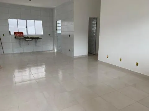 Imagem VENDA DE SOBRADO NA ESTÂNCIA PARAÍSO, EM ITAQUAQUECETUBA/SP, 80m² com 02 quartos, sacada, quintal aconchegante e garagem para 1 auto. CONSULTE-NOS.